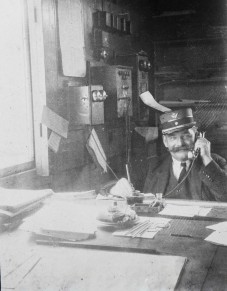 Musson-Mr Faussean !! dans son bureau.jpg